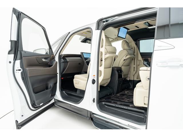 アルファードハイブリッド エグゼクティブラウンジ　ＭＣ後モデル　プレミアムナッパ本革（ニュートラルベージュ）　ユニバーサルステップ　寒冷地仕様　純正フロアマットセット　１４インチリヤシートエンターテインメントシステム　ＪＢＬプレミアムサウンドシステム（31枚目）