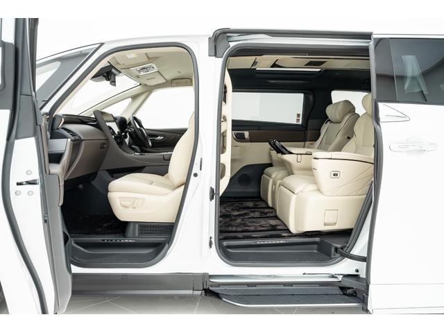 アルファードハイブリッド エグゼクティブラウンジ　ＭＣ後モデル　プレミアムナッパ本革（ニュートラルベージュ）　ユニバーサルステップ　寒冷地仕様　純正フロアマットセット　１４インチリヤシートエンターテインメントシステム　ＪＢＬプレミアムサウンドシステム（35枚目）