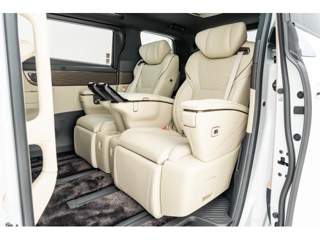 アルファードハイブリッド エグゼクティブラウンジ　ＭＣ後モデル　プレミアムナッパ本革（ニュートラルベージュ）　ユニバーサルステップ　寒冷地仕様　純正フロアマットセット　１４インチリヤシートエンターテインメントシステム　ＪＢＬプレミアムサウンドシステム（36枚目）