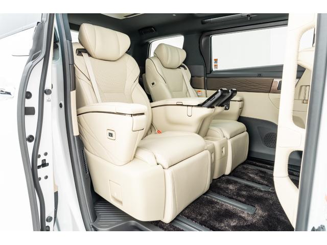 アルファードハイブリッド エグゼクティブラウンジ　ＭＣ後モデル　プレミアムナッパ本革（ニュートラルベージュ）　ユニバーサルステップ　寒冷地仕様　純正フロアマットセット　１４インチリヤシートエンターテインメントシステム　ＪＢＬプレミアムサウンドシステム（37枚目）