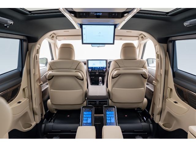 アルファードハイブリッド エグゼクティブラウンジ　ＭＣ後モデル　プレミアムナッパ本革（ニュートラルベージュ）　ユニバーサルステップ　寒冷地仕様　純正フロアマットセット　１４インチリヤシートエンターテインメントシステム　ＪＢＬプレミアムサウンドシステム（40枚目）