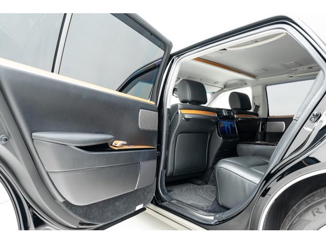 センチュリー ベースグレード 本革仕様(ブラック) 本杢加飾 タモ杢(ブラウン) 読書灯 純正フロアマット(プレステージタイプ) 純正サイドバイザー 純正18インチAW スペアタイヤ ドライブレコーダー(前後方)(31枚目)