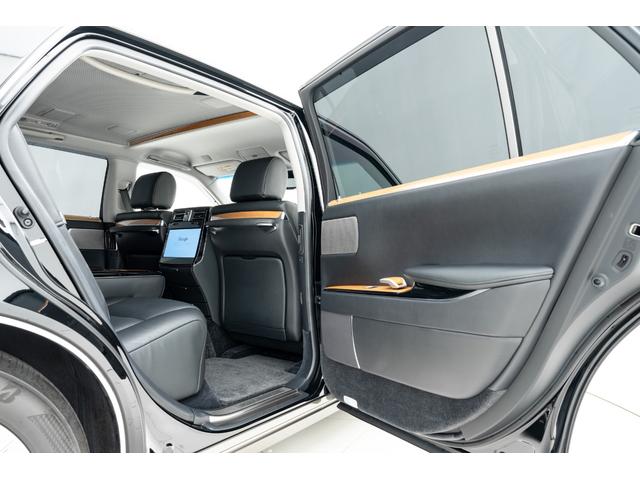 センチュリー ベースグレード 本革仕様(ブラック) 本杢加飾 タモ杢(ブラウン) 読書灯 純正フロアマット(プレステージタイプ) 純正サイドバイザー 純正18インチAW スペアタイヤ ドライブレコーダー(前後方)(33枚目)