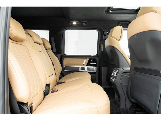 Gクラス G450d AMGラインパッケージ マヌファクトゥーアプログラムプラス カタラーナベージュインテリア ボディ同色スペアタイヤリング オープンポアグレイオークウッドインテリア デジタルルームミラー9.3型(ドライブレコーダー付き)(33枚目)