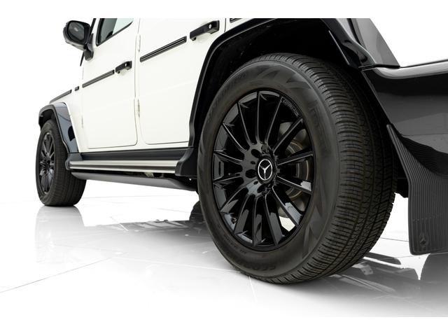 Gクラス G400d マヌファクトゥーアエディション マヌファクトゥーアエディション 電動格納式サイドステップ エクスクルーシブナッパレザーシート(プラチナホワイト) ナイトパッケージ ホワイトハイグロスウッドインテリアトリム 本革巻きウッドステアリング(14枚目)