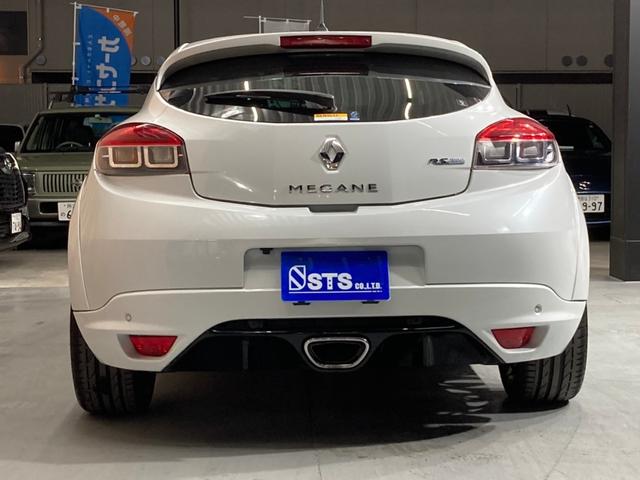 ルノー スポール トロフィー レカロシート ブレンボキャリパー イエローカラーシートベルト 19インチアルミホイール プッシュスタート HID ETC バックカメラ(6枚目)