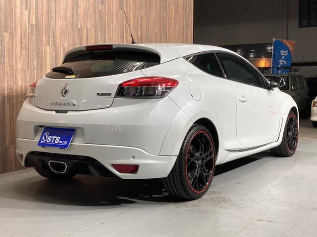 ルノー スポール トロフィー レカロシート ブレンボキャリパー イエローカラーシートベルト 19インチアルミホイール プッシュスタート HID ETC バックカメラ(11枚目)