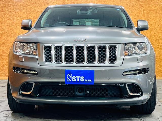 SRT8 サンルーフ BILSTEINアダブティブサス 純正AW ハーフレザー シートヒータ・クーラ ALPINEナビ・TV F・S・Bモニター BT接続 ALPINEプレミアムサウンドシステム ソナー ETC(7枚目)