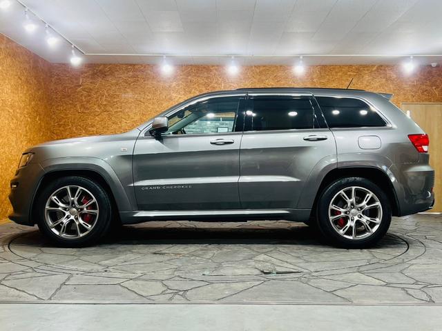 SRT8 サンルーフ BILSTEINアダブティブサス 純正AW ハーフレザー シートヒータ・クーラ ALPINEナビ・TV F・S・Bモニター BT接続 ALPINEプレミアムサウンドシステム ソナー ETC(14枚目)