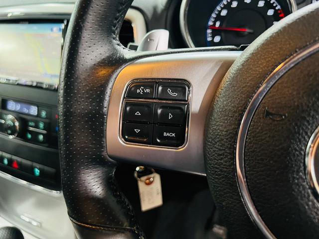 SRT8 サンルーフ BILSTEINアダブティブサス 純正AW ハーフレザー シートヒータ・クーラ ALPINEナビ・TV F・S・Bモニター BT接続 ALPINEプレミアムサウンドシステム ソナー ETC(19枚目)