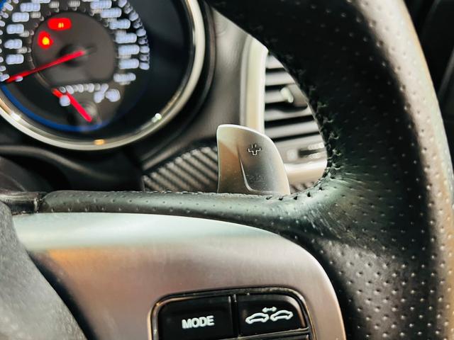 SRT8 サンルーフ BILSTEINアダブティブサス 純正AW ハーフレザー シートヒータ・クーラ ALPINEナビ・TV F・S・Bモニター BT接続 ALPINEプレミアムサウンドシステム ソナー ETC(22枚目)