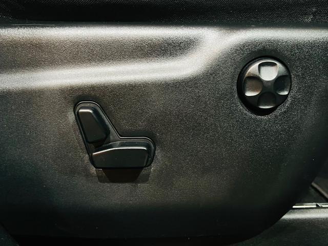 SRT8 サンルーフ BILSTEINアダブティブサス 純正AW ハーフレザー シートヒータ・クーラ ALPINEナビ・TV F・S・Bモニター BT接続 ALPINEプレミアムサウンドシステム ソナー ETC(40枚目)