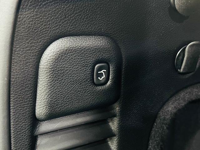 SRT8 サンルーフ BILSTEINアダブティブサス 純正AW ハーフレザー シートヒータ・クーラ ALPINEナビ・TV F・S・Bモニター BT接続 ALPINEプレミアムサウンドシステム ソナー ETC(53枚目)
