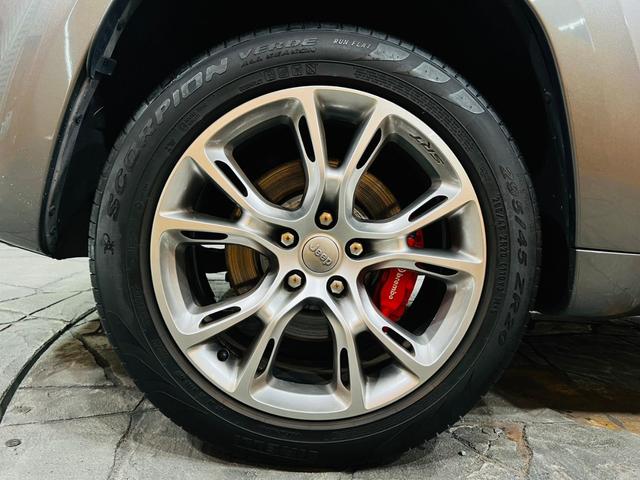 SRT8 サンルーフ BILSTEINアダブティブサス 純正AW ハーフレザー シートヒータ・クーラ ALPINEナビ・TV F・S・Bモニター BT接続 ALPINEプレミアムサウンドシステム ソナー ETC(54枚目)