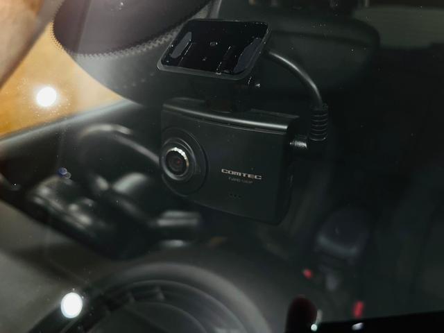 クーパー　ユーザー様直接仕入れ　ブラックルーフ　純正ナビ　バックカメラ　Ｂｌｕｅｔｏｏｔｈ　ＡＵＸ入力端子　純正１５インチＡＷ　ＨＩＤヘッドライト　ＭＩＮＩドライビングモード　アームレスト　スマートキー　ＥＴＣ(16枚目)