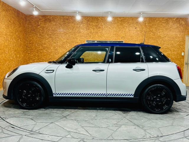 ＭＩＮＩ クーパーＤ　ブリック・レーン・エディション　ユーザー直接買取　ワンオーナー　限定車　ＬＥＤヘッドライト　純正１７インチＡＷ　フローティングホイールキャップ　衝突軽減ブレーキ　ブラックレザーシート　ドラレコ前後　アンビエントライト　純正ＨＤＤナビ（11枚目）