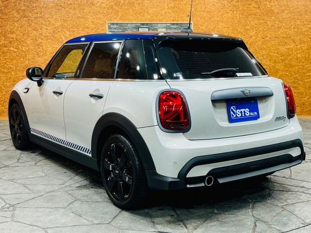 ＭＩＮＩ クーパーＤ　ブリック・レーン・エディション　ユーザー直接買取　ワンオーナー　限定車　ＬＥＤヘッドライト　純正１７インチＡＷ　フローティングホイールキャップ　衝突軽減ブレーキ　ブラックレザーシート　ドラレコ前後　アンビエントライト　純正ＨＤＤナビ（12枚目）