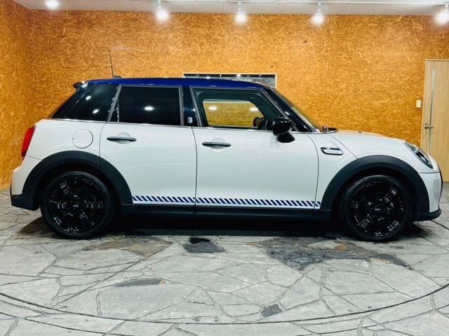 ＭＩＮＩ クーパーＤ　ブリック・レーン・エディション　ユーザー直接買取　ワンオーナー　限定車　ＬＥＤヘッドライト　純正１７インチＡＷ　フローティングホイールキャップ　衝突軽減ブレーキ　ブラックレザーシート　ドラレコ前後　アンビエントライト　純正ＨＤＤナビ（15枚目）