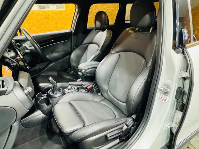 ＭＩＮＩ クーパーＤ　ブリック・レーン・エディション　ユーザー直接買取　ワンオーナー　限定車　ＬＥＤヘッドライト　純正１７インチＡＷ　フローティングホイールキャップ　衝突軽減ブレーキ　ブラックレザーシート　ドラレコ前後　アンビエントライト　純正ＨＤＤナビ（24枚目）