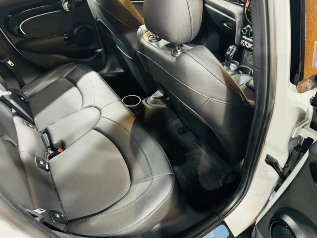 ＭＩＮＩ クーパーＤ　ブリック・レーン・エディション　ユーザー直接買取　ワンオーナー　限定車　ＬＥＤヘッドライト　純正１７インチＡＷ　フローティングホイールキャップ　衝突軽減ブレーキ　ブラックレザーシート　ドラレコ前後　アンビエントライト　純正ＨＤＤナビ（31枚目）