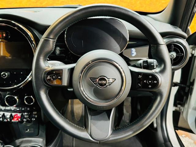ＭＩＮＩ クーパーＤ　ブリック・レーン・エディション　ユーザー直接買取　ワンオーナー　限定車　ＬＥＤヘッドライト　純正１７インチＡＷ　フローティングホイールキャップ　衝突軽減ブレーキ　ブラックレザーシート　ドラレコ前後　アンビエントライト　純正ＨＤＤナビ（33枚目）