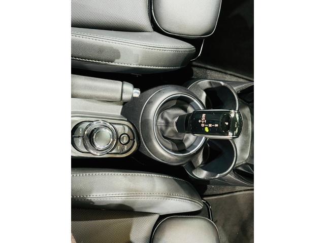 ＭＩＮＩ クーパーＤ　ブリック・レーン・エディション　ユーザー直接買取　ワンオーナー　限定車　ＬＥＤヘッドライト　純正１７インチＡＷ　フローティングホイールキャップ　衝突軽減ブレーキ　ブラックレザーシート　ドラレコ前後　アンビエントライト　純正ＨＤＤナビ（39枚目）