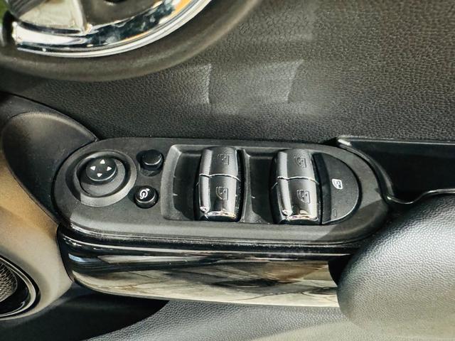 ＭＩＮＩ クーパーＤ　ブリック・レーン・エディション　ユーザー直接買取　ワンオーナー　限定車　ＬＥＤヘッドライト　純正１７インチＡＷ　フローティングホイールキャップ　衝突軽減ブレーキ　ブラックレザーシート　ドラレコ前後　アンビエントライト　純正ＨＤＤナビ（42枚目）