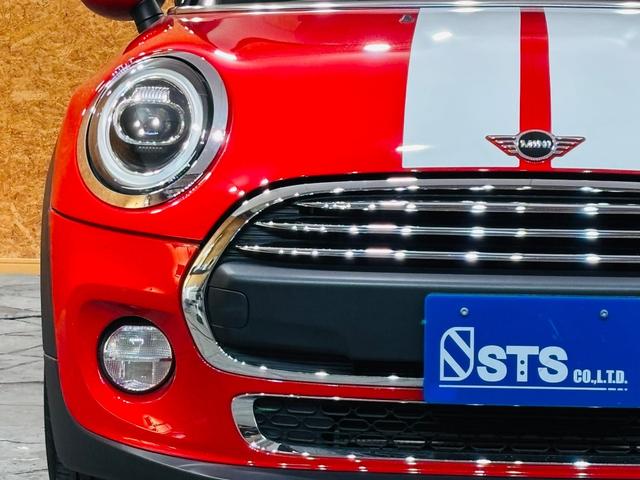 ＭＩＮＩ ヴィクトリア　白センターストライプ　純正ナビ　Ｂｌｕｅｔｏｏｔｈ　バックカメラ　純正１５インチＡＷ　ユニオンジャックテールライト　ＬＥＤヘッドライト　フォグランプ　ドラレコ　スマートキー　ＥＴＣ　走行１．３万キロ台（10枚目）