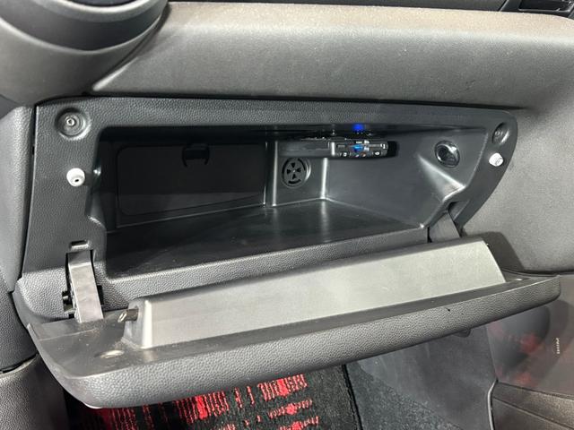 ＭＩＮＩ ヴィクトリア　白センターストライプ　純正ナビ　Ｂｌｕｅｔｏｏｔｈ　バックカメラ　純正１５インチＡＷ　ユニオンジャックテールライト　ＬＥＤヘッドライト　フォグランプ　ドラレコ　スマートキー　ＥＴＣ　走行１．３万キロ台（38枚目）