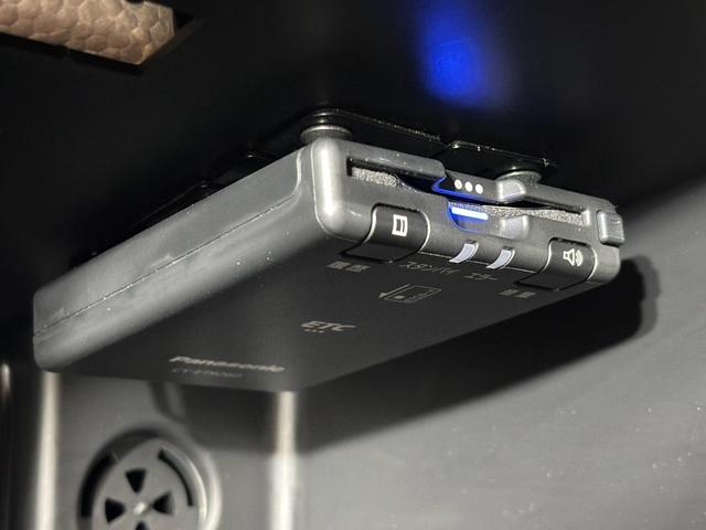 ＭＩＮＩ ヴィクトリア　白センターストライプ　純正ナビ　Ｂｌｕｅｔｏｏｔｈ　バックカメラ　純正１５インチＡＷ　ユニオンジャックテールライト　ＬＥＤヘッドライト　フォグランプ　ドラレコ　スマートキー　ＥＴＣ　走行１．３万キロ台（39枚目）