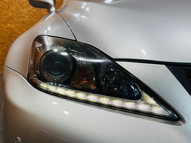 ＩＳ Ｆ ベースグレード　ムーンルーフ　社外グリル　フロントリップ　フェンダーダクト　車高調　ＳＳＲ１９インチＡＷ　テール寒冷地仕様　革シート　シートヒーター　純正ナビ　バックモニター　デジタルインナーミラー　ドラレコ　ＥＴＣ（10枚目）