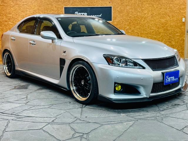 ＩＳ Ｆ ベースグレード　ムーンルーフ　社外グリル　フロントリップ　フェンダーダクト　車高調　ＳＳＲ１９インチＡＷ　テール寒冷地仕様　革シート　シートヒーター　純正ナビ　バックモニター　デジタルインナーミラー　ドラレコ　ＥＴＣ（12枚目）