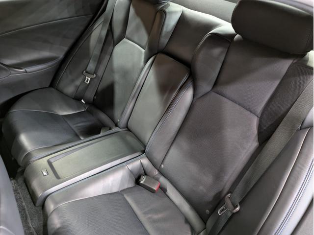ＩＳ Ｆ ベースグレード　ムーンルーフ　社外グリル　フロントリップ　フェンダーダクト　車高調　ＳＳＲ１９インチＡＷ　テール寒冷地仕様　革シート　シートヒーター　純正ナビ　バックモニター　デジタルインナーミラー　ドラレコ　ＥＴＣ（72枚目）