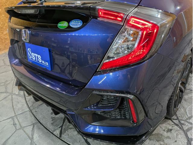 シビック ハッチバック　６速ＭＴ　センターデュアルマフラー　リアスポイラー　ホンダセンシング　ハーフレザー　シートヒーター　パワーシート　純正ナビ　フルセグＴＶ　バックモニター　ＬＥＤヘッドライト　純正ＡＷ　クルコン　ＥＴＣ（18枚目）