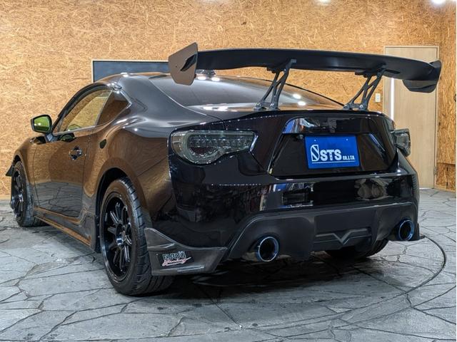 ８６ ＧＴ　社外エアロ　ＧＴウィング　ＧＲｅｄｄｙ２本出しマフラー　５ＺｉＧＥＮ１７ＡＷ　ＢＬＩＴＺタワーバー・エアクリ　社外テールライト　純正ナビ　ＤＴＶ　バックモニター　ピボットスロコン・追加メーター　ＥＴＣ（17枚目）