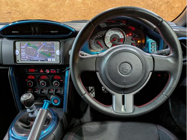８６ ＧＴ　社外エアロ　ＧＴウィング　ＧＲｅｄｄｙ２本出しマフラー　５ＺｉＧＥＮ１７ＡＷ　ＢＬＩＴＺタワーバー・エアクリ　社外テールライト　純正ナビ　ＤＴＶ　バックモニター　ピボットスロコン・追加メーター　ＥＴＣ（30枚目）