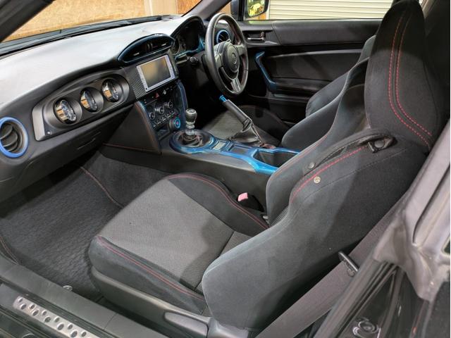 ８６ ＧＴ　社外エアロ　ＧＴウィング　ＧＲｅｄｄｙ２本出しマフラー　５ＺｉＧＥＮ１７ＡＷ　ＢＬＩＴＺタワーバー・エアクリ　社外テールライト　純正ナビ　ＤＴＶ　バックモニター　ピボットスロコン・追加メーター　ＥＴＣ（54枚目）