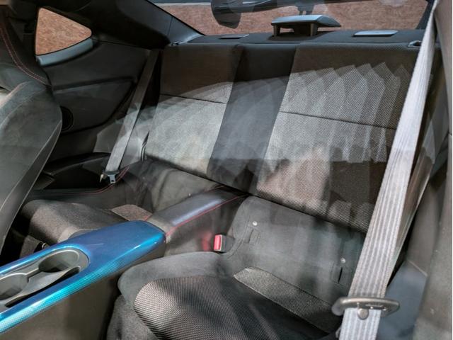 ８６ ＧＴ　社外エアロ　ＧＴウィング　ＧＲｅｄｄｙ２本出しマフラー　５ＺｉＧＥＮ１７ＡＷ　ＢＬＩＴＺタワーバー・エアクリ　社外テールライト　純正ナビ　ＤＴＶ　バックモニター　ピボットスロコン・追加メーター　ＥＴＣ（58枚目）