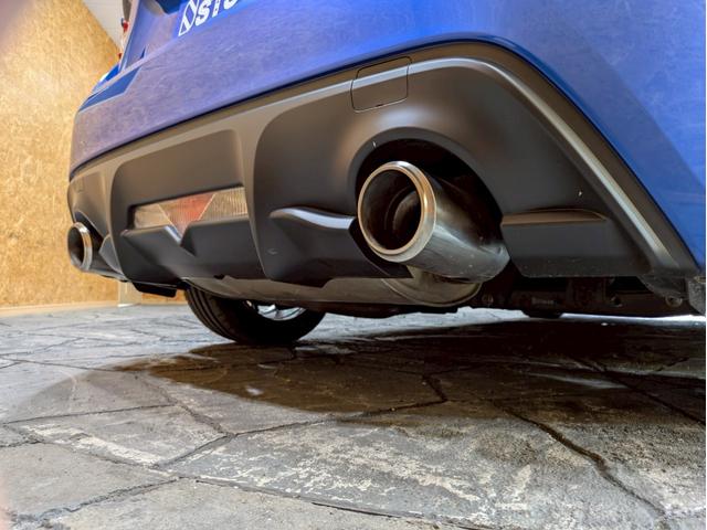 ８６ ＧＴリミテッド　ハイパフォーマンスパッケージ　ＴＲＤフロントエアロ　社外リアスポイラ　ＨＫＳ車高調　ＡＤＶＡＮ１７インチＡＷ　純正２本出しマフラー　ＬＥＤヘッドライト　フォグランプ　ハーフレザーシート　シートヒーター　オーディオ　クルコン　ＥＴＣ（28枚目）