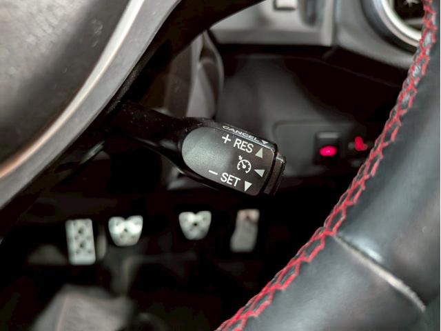 ８６ ＧＴリミテッド　ハイパフォーマンスパッケージ　ＴＲＤフロントエアロ　社外リアスポイラ　ＨＫＳ車高調　ＡＤＶＡＮ１７インチＡＷ　純正２本出しマフラー　ＬＥＤヘッドライト　フォグランプ　ハーフレザーシート　シートヒーター　オーディオ　クルコン　ＥＴＣ（35枚目）