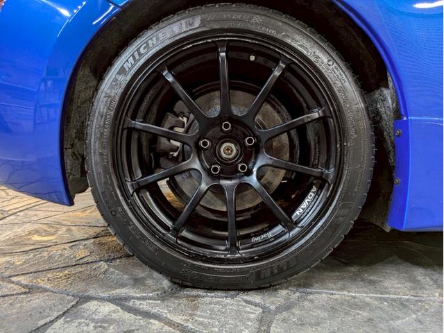 ８６ ＧＴリミテッド　ハイパフォーマンスパッケージ　ＴＲＤフロントエアロ　社外リアスポイラ　ＨＫＳ車高調　ＡＤＶＡＮ１７インチＡＷ　純正２本出しマフラー　ＬＥＤヘッドライト　フォグランプ　ハーフレザーシート　シートヒーター　オーディオ　クルコン　ＥＴＣ（65枚目）