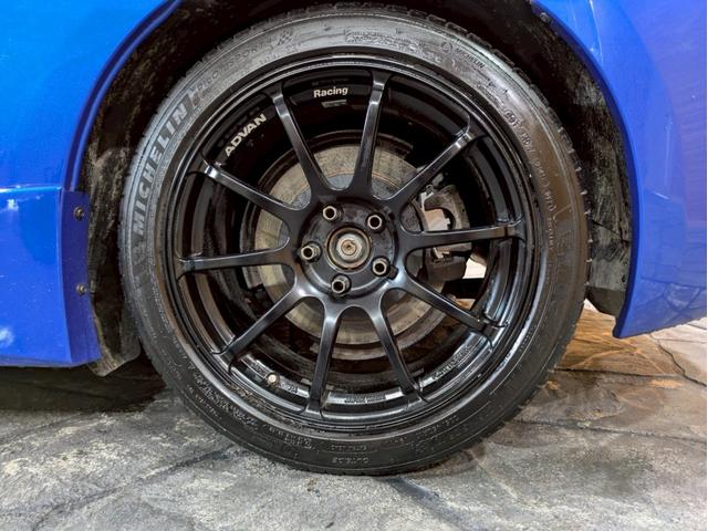 ８６ ＧＴリミテッド　ハイパフォーマンスパッケージ　ＴＲＤフロントエアロ　社外リアスポイラ　ＨＫＳ車高調　ＡＤＶＡＮ１７インチＡＷ　純正２本出しマフラー　ＬＥＤヘッドライト　フォグランプ　ハーフレザーシート　シートヒーター　オーディオ　クルコン　ＥＴＣ（66枚目）