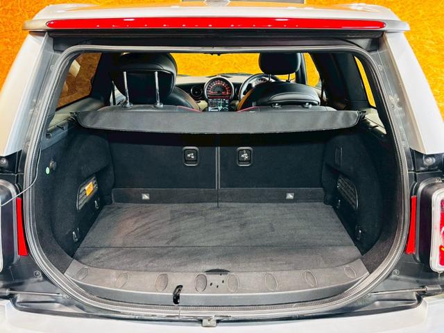 ＭＩＮＩ クーパー　クラブマン　ハンプトン　ユーザー様直接仕入　サンルーフ　５０周年記念グリルバッチ　専用サイドスカットル　専用ブラックレザーシート　シートヒーター　社外ナビ　バックカメラ　純正ＡＷ　ＨＩＤライト　スマートキー　予備キー　ＥＴＣ（58枚目）