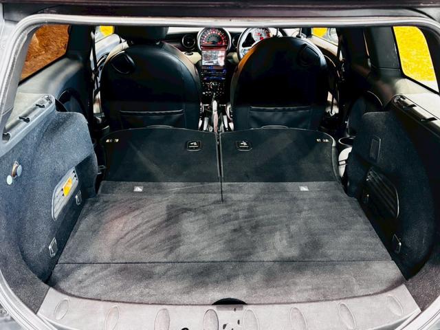 ＭＩＮＩ クーパー　クラブマン　ハンプトン　ユーザー様直接仕入　サンルーフ　５０周年記念グリルバッチ　専用サイドスカットル　専用ブラックレザーシート　シートヒーター　社外ナビ　バックカメラ　純正ＡＷ　ＨＩＤライト　スマートキー　予備キー　ＥＴＣ（60枚目）