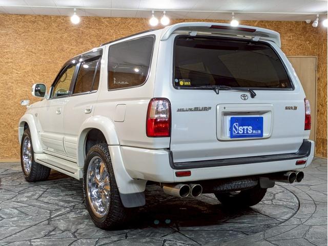 ハイラックスサーフ ＳＳＲ－Ｘ　ホワイトプレミアム　ムーンルーフ　社外４本出しマフラー　社外２０インチＡＷ　社外ＬＥＤヘッドライト　社外ナビ　デジタルＴＶ　ＢＴ接続　バックモニター　ＭＯＭＯステアリング　前後ドラレコ　社外プッシュスタート　ＥＴＣ車載器（16枚目）