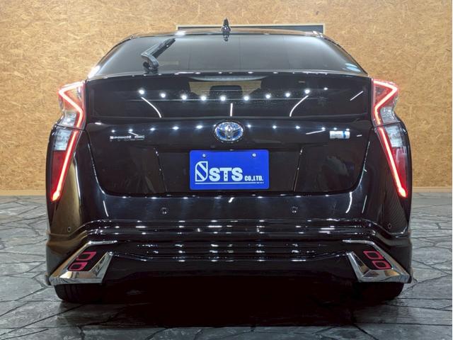 プリウス Ａ　社外エアロ　シュタイナーＬＳＶ１８インチＡＷ　ＬＥＤヘッドライト　フォグランプ　純正ナビ　デジタルＴＶ　バックモニター　ブラインドスポット　ヘッドアップディスプレイ　ドラレコ　衝突軽減　ソナー　ＥＴＣ（16枚目）