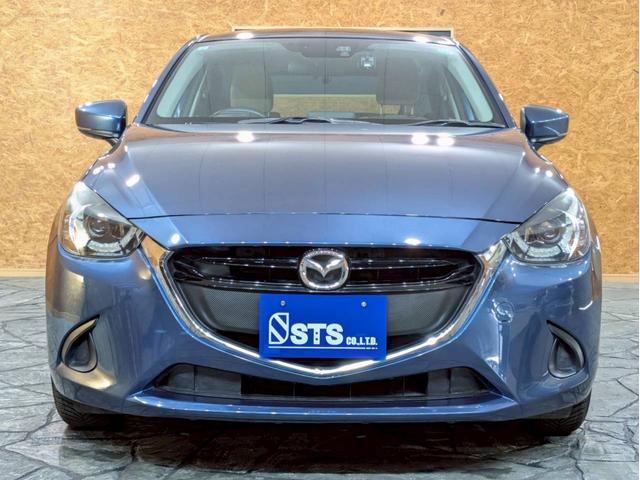 デミオ １３Ｓテーラードブラウン　特別仕様車　純正ナビ　フルセグＴＶ　ＢＴ接続　バックモニター　ＬＥＤヘッドライト　純正１５インチＡＷ　オールシーズンタイヤ　シートヒーター　ＨＵＤ　ＢＳＭ　ドラレコ　アドバンストキー　予備キー　ＥＴＣ（7枚目）