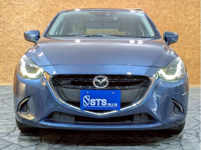 デミオ １３Ｓテーラードブラウン　特別仕様車　純正ナビ　フルセグＴＶ　ＢＴ接続　バックモニター　ＬＥＤヘッドライト　純正１５インチＡＷ　オールシーズンタイヤ　シートヒーター　ＨＵＤ　ＢＳＭ　ドラレコ　アドバンストキー　予備キー　ＥＴＣ（8枚目）