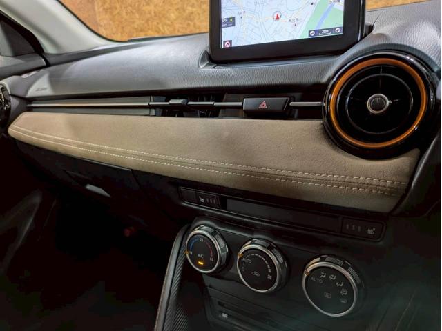 デミオ １３Ｓテーラードブラウン　特別仕様車　純正ナビ　フルセグＴＶ　ＢＴ接続　バックモニター　ＬＥＤヘッドライト　純正１５インチＡＷ　オールシーズンタイヤ　シートヒーター　ＨＵＤ　ＢＳＭ　ドラレコ　アドバンストキー　予備キー　ＥＴＣ（45枚目）