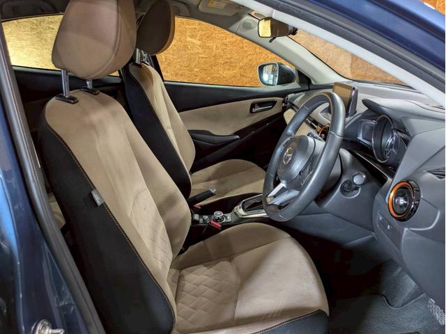 デミオ １３Ｓテーラードブラウン　特別仕様車　純正ナビ　フルセグＴＶ　ＢＴ接続　バックモニター　ＬＥＤヘッドライト　純正１５インチＡＷ　オールシーズンタイヤ　シートヒーター　ＨＵＤ　ＢＳＭ　ドラレコ　アドバンストキー　予備キー　ＥＴＣ（58枚目）